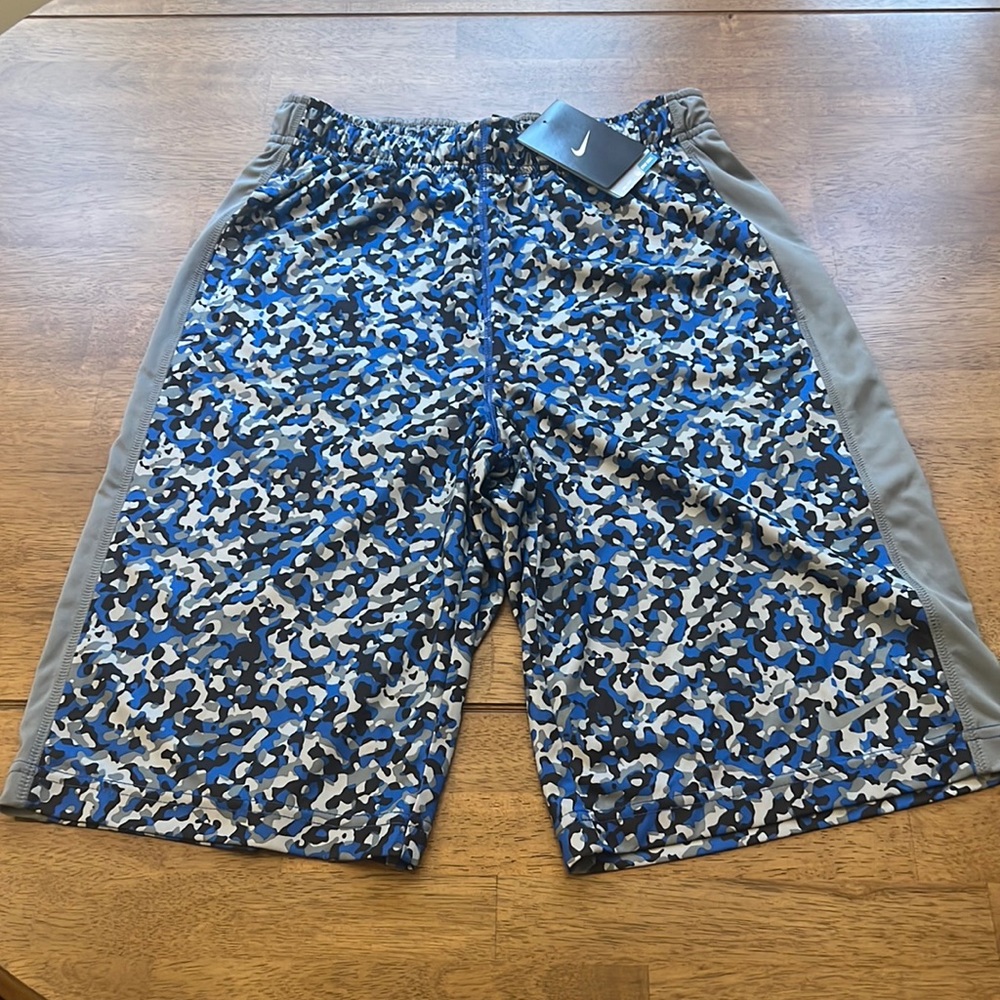 NWT! Men’s Nike blue, black, grey camo, Dri-fit basketball shorts. Size large